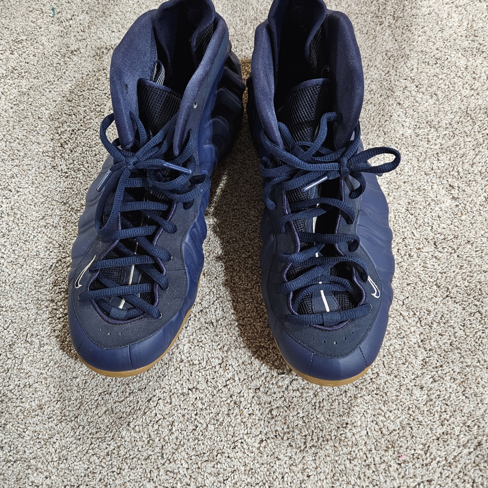 Nike Air Foamposite Navy Blue High-Top Sneakers